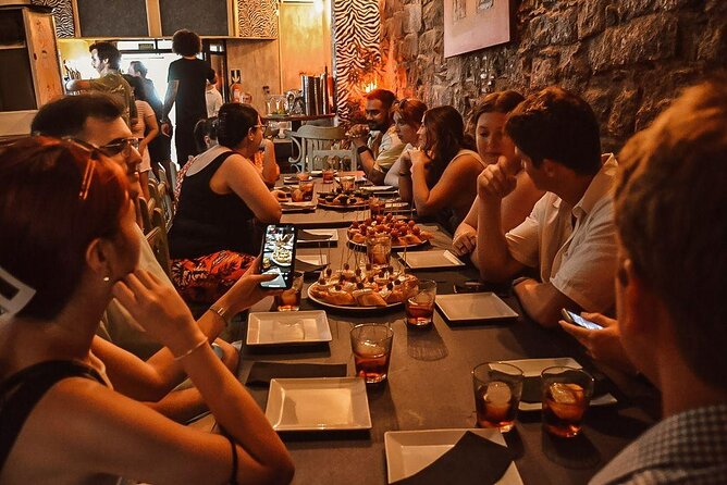 Barcelona Tapas Walking Tour: Food, Wine & History - How the guides shape the experience