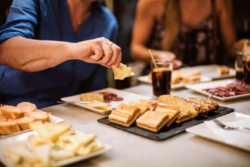 Barcelona: Tapas, Wine & History Tour of the Old Town - La Plata and the case for a four-item menu