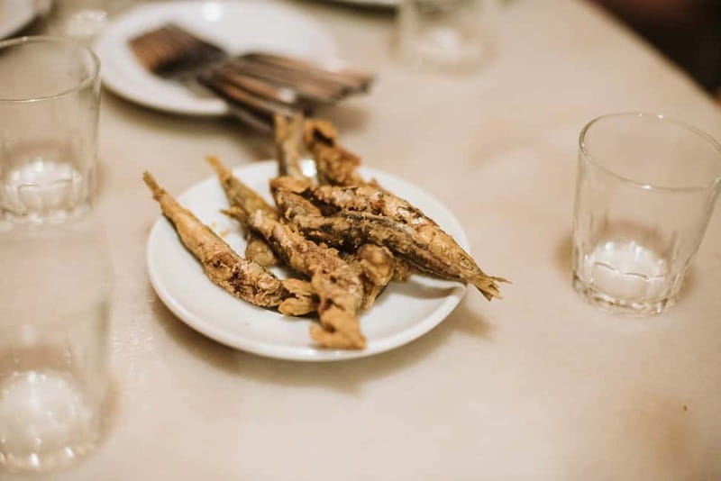 Barcelona: Tapas, Wine & History Tour of the Old Town - Group size, pace, and practical comfort