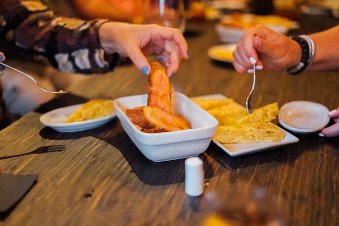 Barcelona Tapas & Wine Walking Tour with Optional Flamenco - Adding Palau Dalmases flamenco