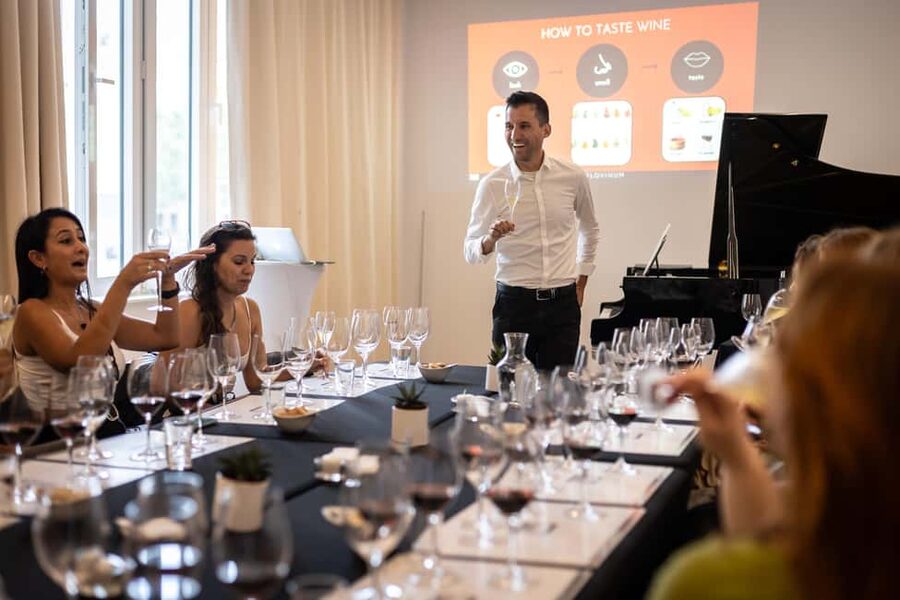 Barcelona: Taste 5 Spanish Wines paired with Live Music - Five Spanish wines, five pieces of music
