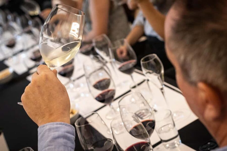Barcelona: Taste 5 Spanish Wines paired with Live Music - Why the regional range is useful