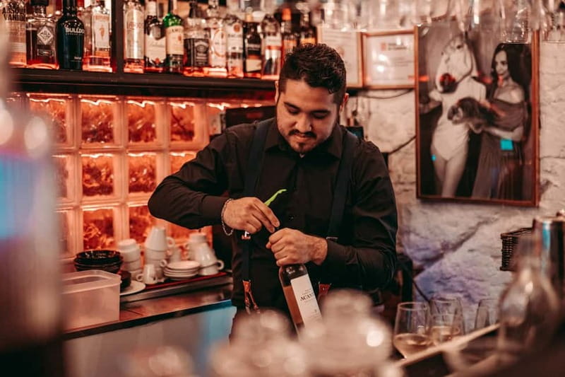 Barcelona: Tipsy Tapas & History Tour in the Gothic Quarter - At a glance: what makes this tour useful