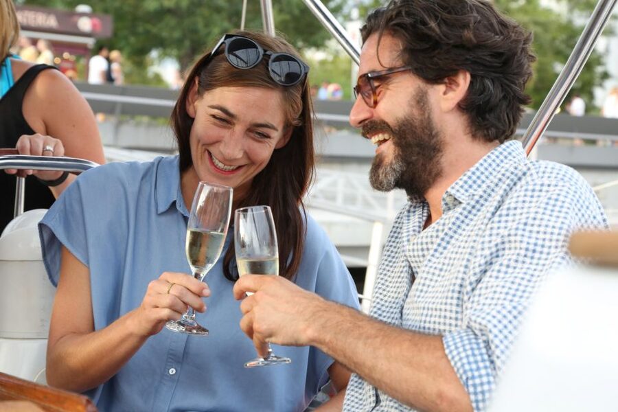 Barcelona: Unique Sunset Sailing Tour with Tapas & Open Bar - Key points at a glance