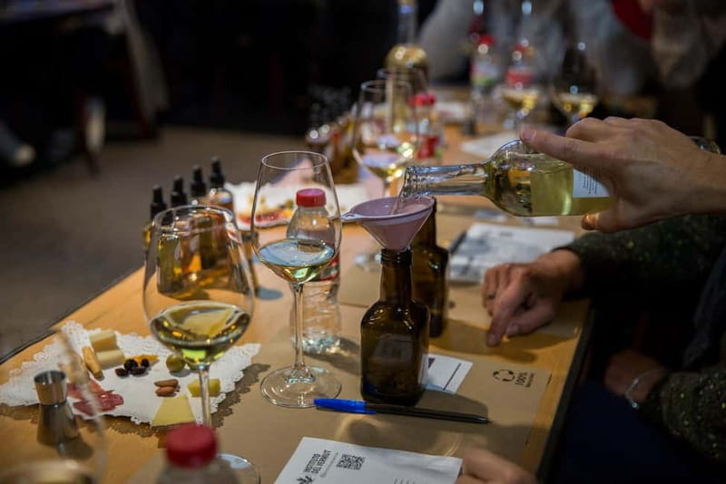 Barcelona: Vermouth-making workshop with aperitif - Making your own bottle with botanicals