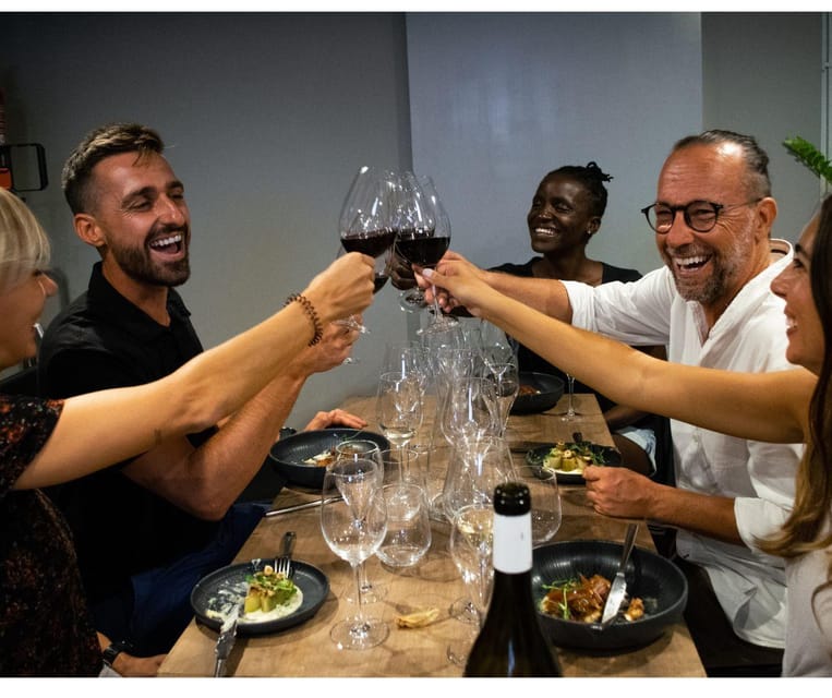 Barcelona: Wine Tasting and Tapas 5-Course Pairing Dinner - Five wines, five different lessons
