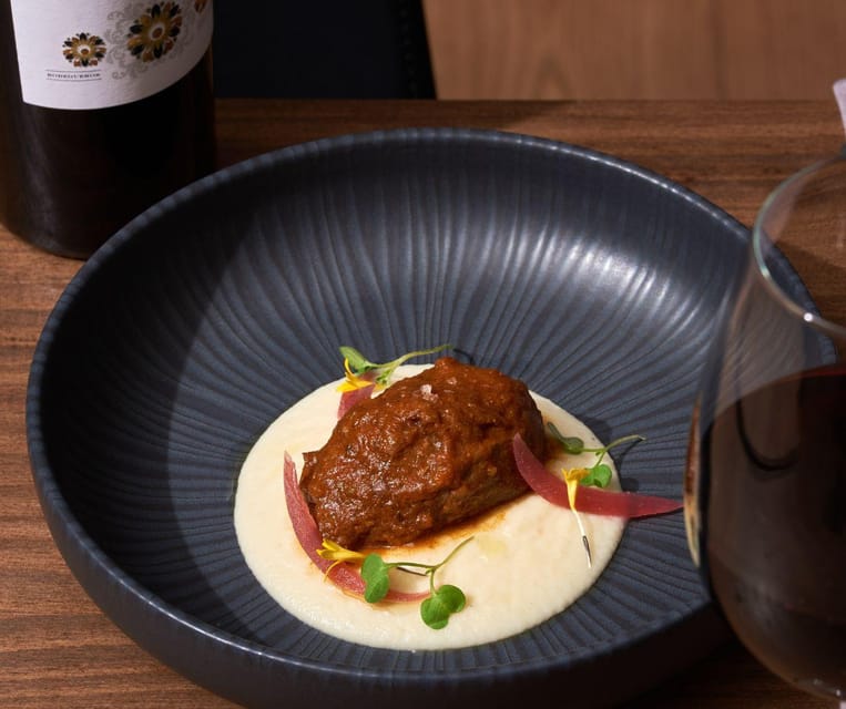 Barcelona: Wine Tasting and Tapas 5-Course Pairing Dinner - The strongest reasons to book