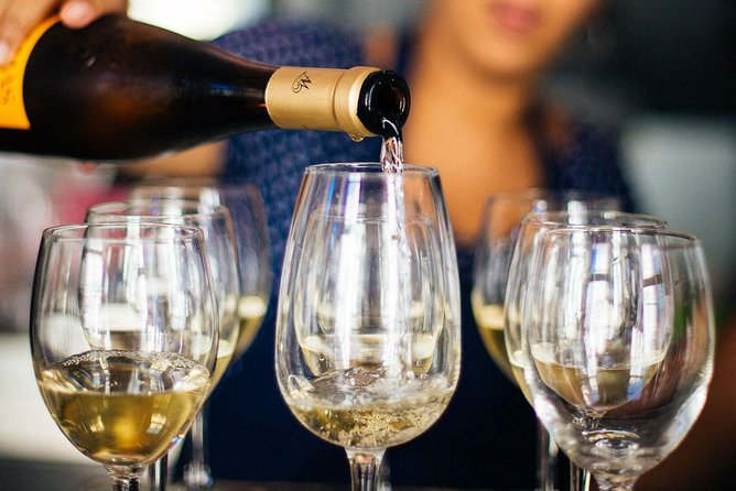 Barcelona With Locals: Wine and Tapas Private Tour - Who will enjoy this Barcelona food walk