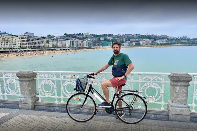 Bike Tour in San Sebastián with FREE pintxo and drink! - La Concha, Ondarreta, and the Tunnel