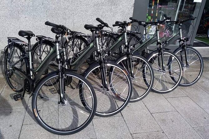 Bike Tour in San Sebastián with FREE pintxo and drink! - Seeing Central San Sebastián by Bike