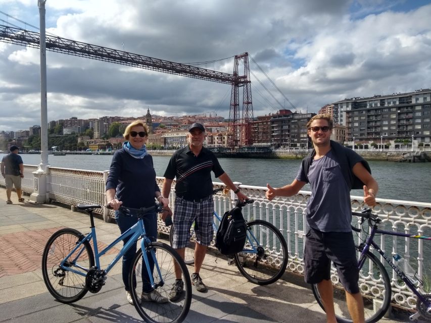 Bike with Pintxos & Drinks in Getxo. Bilbao´s scenic seaside - Pintxos, a drink, and a taste of local routine