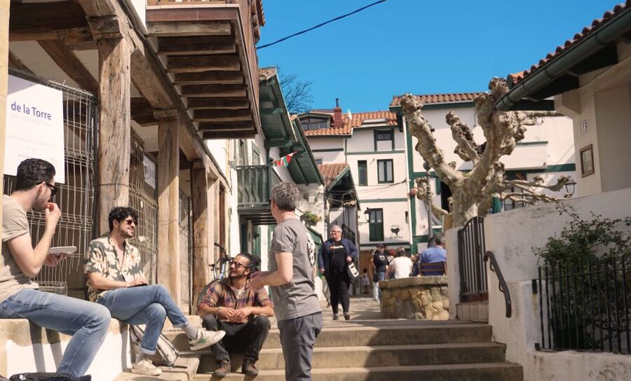 Bike with Pintxos & Drinks in Getxo. Bilbao´s scenic seaside - Following the coast toward the cliffs
