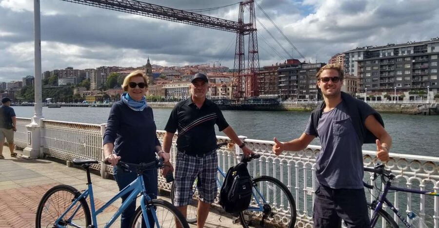Bike with Pintxos & Drinks in Getxo. Bilbao´s scenic seaside - Arrigunaga Beach is an easy bonus