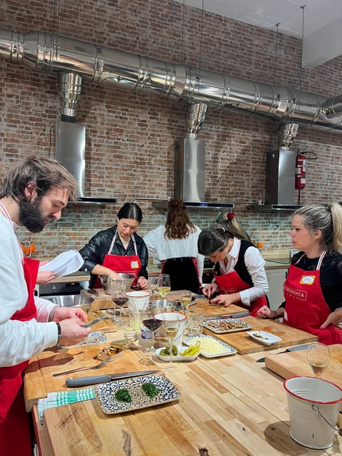 Bilbao: Basque Pintxos and Tapas Cooking Class - Key points at a glance
