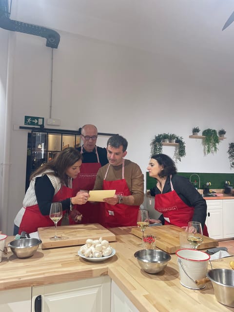 Bilbao: Basque Pintxos and Tapas Cooking Class - Starting with ingredients, spices, and Basque food customs
