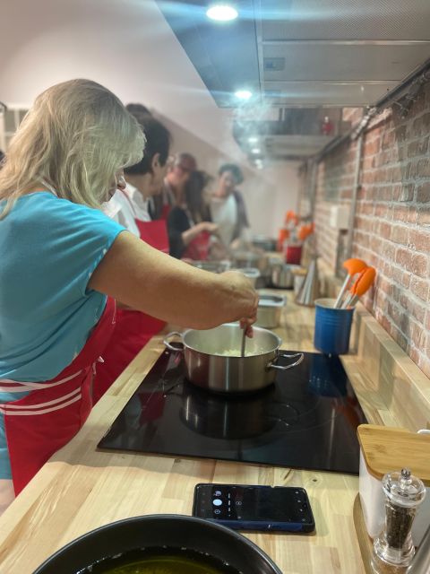 Bilbao: Basque Pintxos and Tapas Cooking Class - Meeting the chef at the gourmet shop