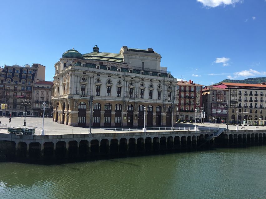 Bilbao: Classic & Modern Guided Walking Tour with Pintxos - Key points to know before booking