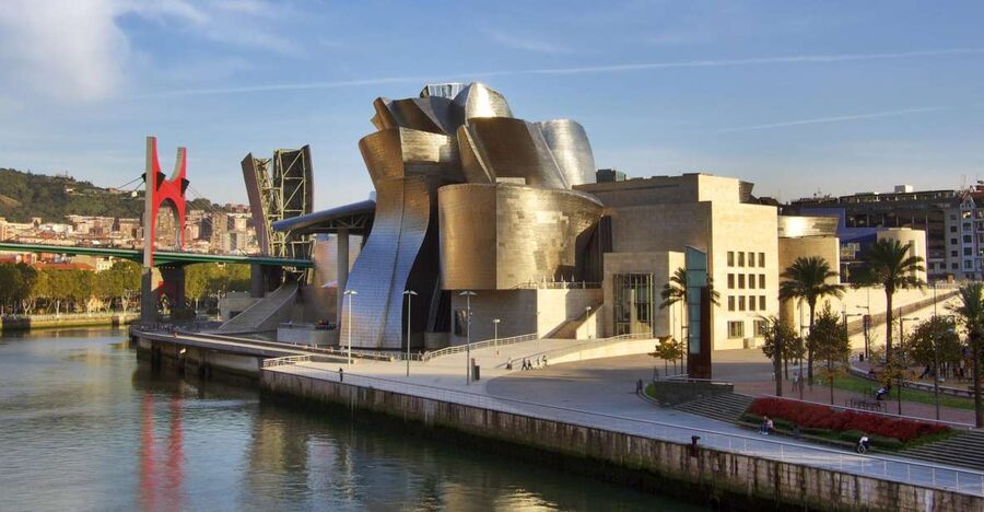 Bilbao: Classic & Modern Guided Walking Tour with Pintxos - Crossing from the old city to the Ensanche