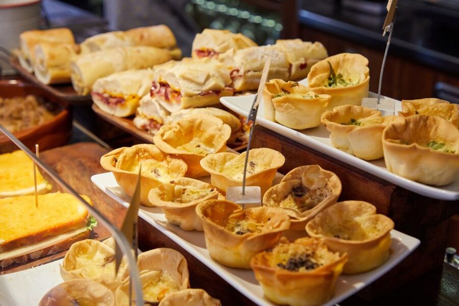 Bilbao: Exclusive Food & Wine Tasting Tour with Local Guide - Starting in Casco Viejo with a local guide