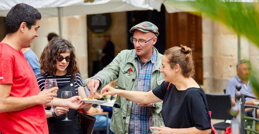 Bilbao: Exclusive Food & Wine Tasting Tour with Local Guide - The bar route: classic addresses and local favorites