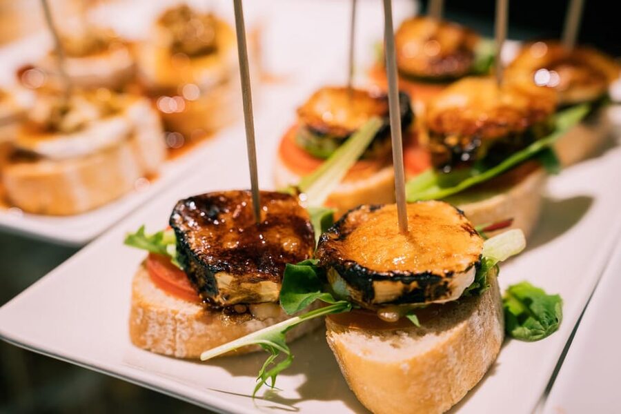 Bilbao Food Tour with Pintxos & Drinks with a Local - Walking through Casco Viejo