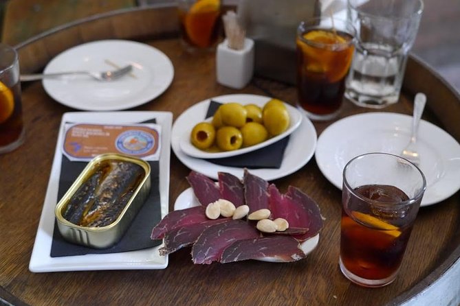Born to Eat: Gourmet Tapas & Wine Small Group Tour in Old Barcelona - Why El Born works so well for a food tour