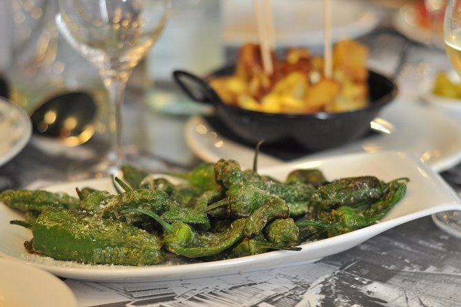 Born to Eat: Gourmet Tapas & Wine Small Group Tour in Old Barcelona - Timing, group size, and practical details