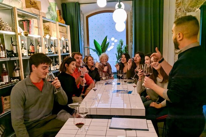 Born to Eat: Gourmet Tapas & Wine Small Group Tour in Old Barcelona - Starting with vermut in a traditional bar