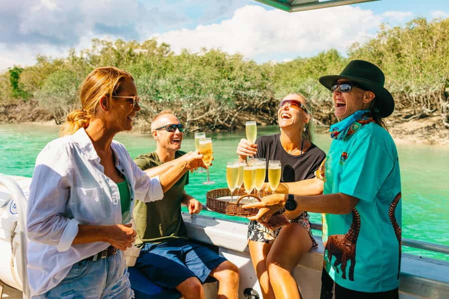 BROOME: DINOSAUR ADVENTURE CRUISE - With Tapas and Cocktail - Wildlife watching without a guarantee
