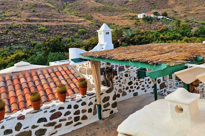 Canarian farmhouse in Mogan, mango farm and vermouth factory - Key points at a glance
