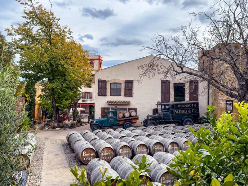 Casa Vermouth Padró: Vermouth tasting and guided visit in Bràfim (Tarragona) - Entering Cal Garriga in Bràfim