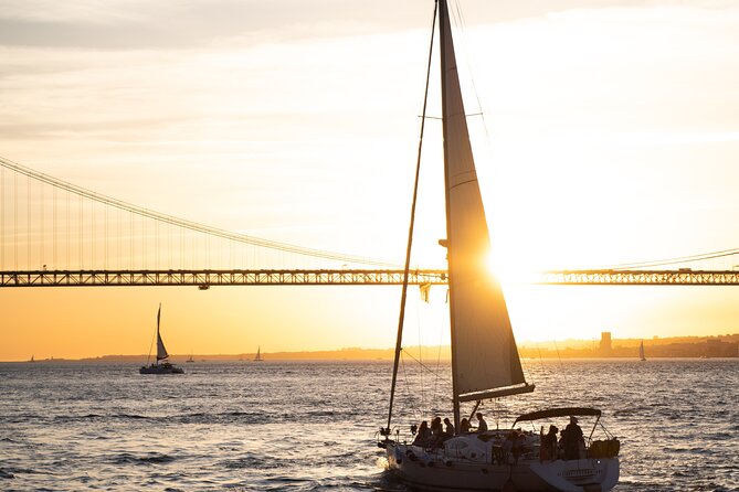 Charms of Lisbon: Alfama Tapas Tour & Sunset Sailing with Wine - An evening split between Alfama and the Tagus