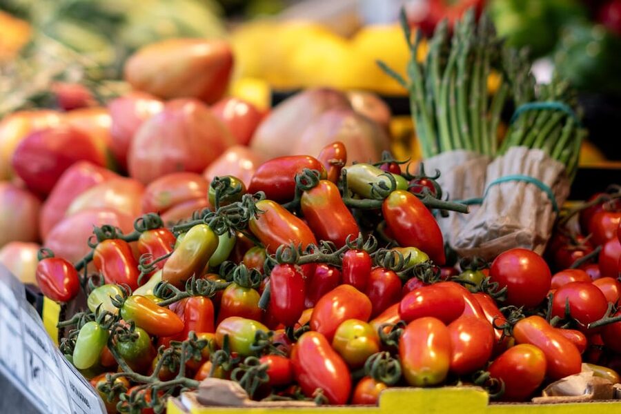 Chef Led Porto Market Tour & Portuguese Tapas Class + Wine - Why the Bolhão Market visit matters