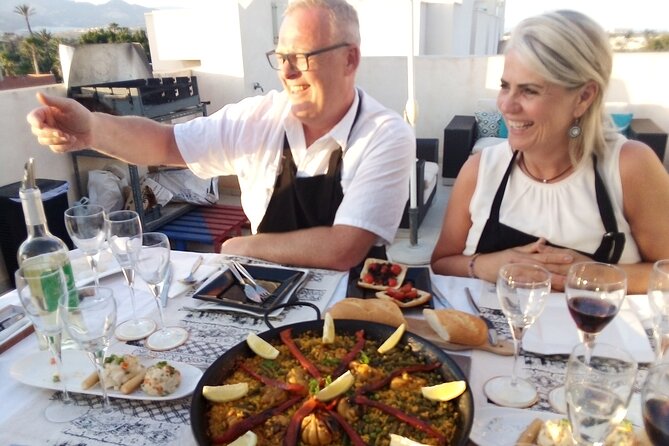 Discover 5 Secrets of Spanish Paella with a local! - Why Mutxamel makes a good cooking-class base