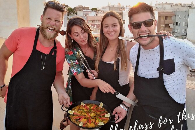 Discover 5 Secrets of Spanish Paella with a local! - Eight people keeps the class personal