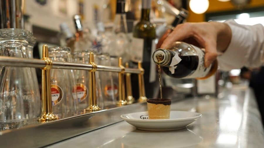 Discover the best "Wines and Tapas in Madrid". - La Muralla and the torrezno in La Latina