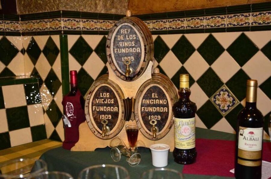 Discover the best "Wines and Tapas in Madrid". - What you actually eat and drink