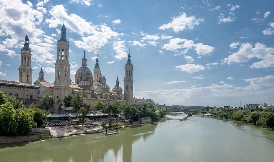 Discover Zaragoza: Complete tour + wine and tapas - San Salvador Cathedral and its two museums