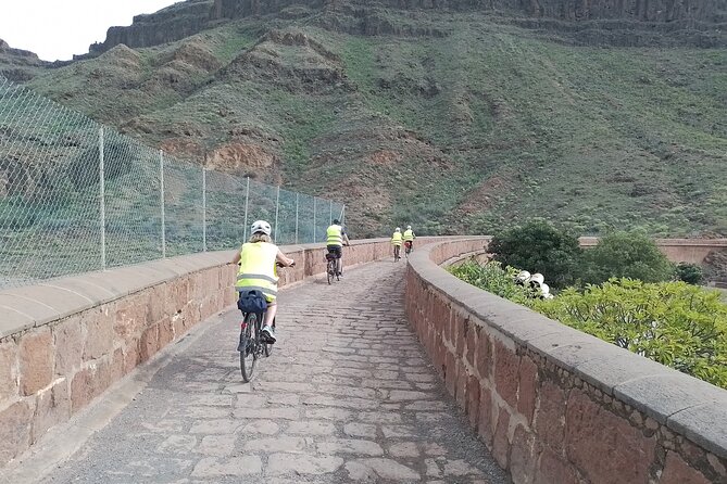 e-Bike Mountain Tour inside a Natural Park+option Tapas in a Cave - The cave bar at La Cuevita