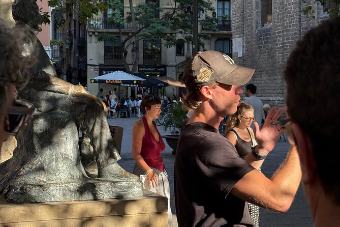 Eat Like a Local in Barcelona: Tapas, Wine & Tradition - Starting in the Gothic Quarter
