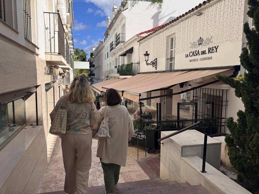 Estepona old town tour with tapas tasting - Old-town lanes and Estepona’s local character