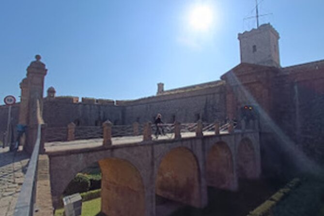 Familly friendly traditions & food tour: tailored tapas & games! - Exploring El Born and La Ribera