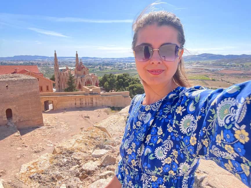From Alicante: Winery Tour and Wine Tasting with Tapas - Old machines and the winery museum