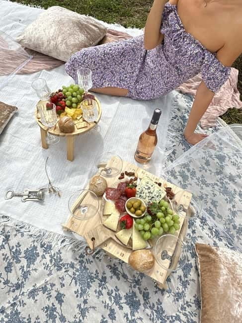 From Barcelona: PRIVATE Horseback Ride + Tapas + Picnic - A pica pica meal with local flavor