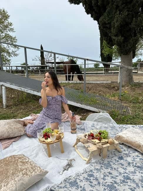 From Barcelona: PRIVATE Horseback Ride + Tapas + Picnic - Small details that can shape the day