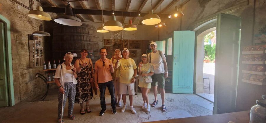 From Salou: Park Samá with 1 vermouth tasting, hotel Pickup - The Spanish vermouth tasting