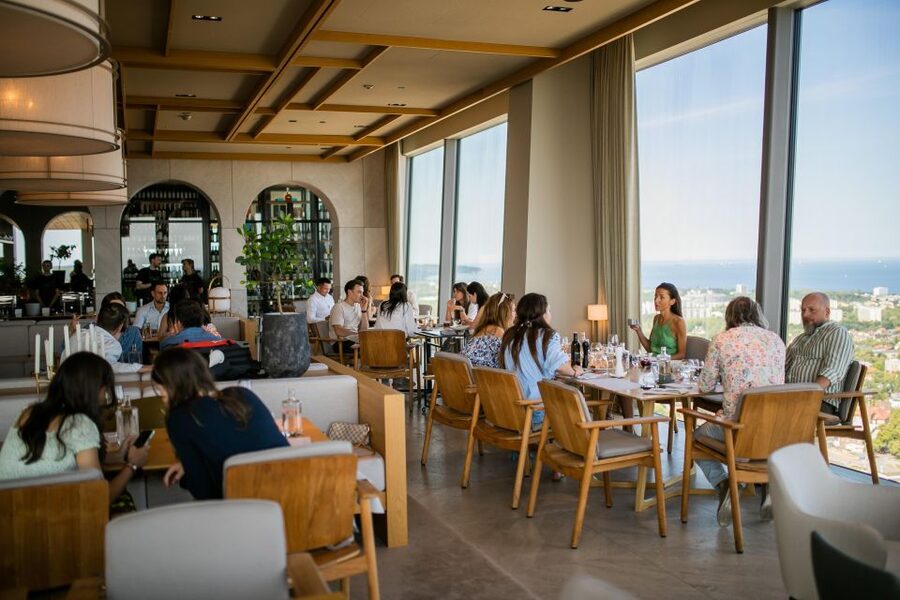 Gdańsk: Spanish Cuisine and City Views From the Top Floor - What the three courses actually include