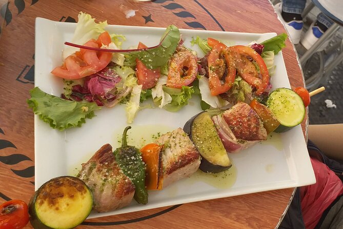 Genuine Valencian tapas tour with a pinch of History - Meeting Lucia at Estació del Nord