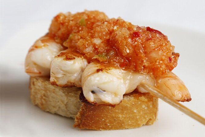 Get lost in the last classic pintxo taverns - Why this is more than a pintxo tasting