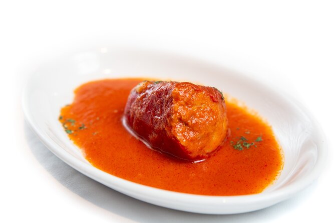 Get lost in the last classic pintxo taverns - Who will enjoy this best